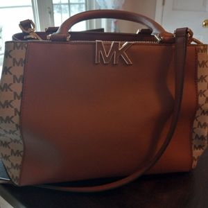 Michael kors purse
